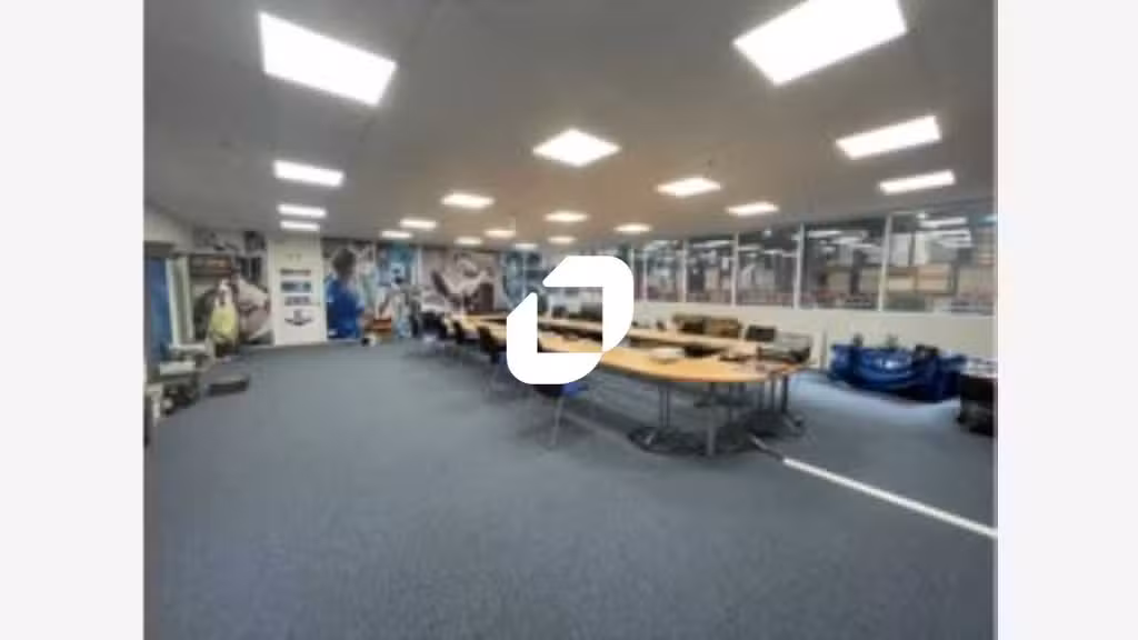 A louer Local d'activité 7160m² Lisses