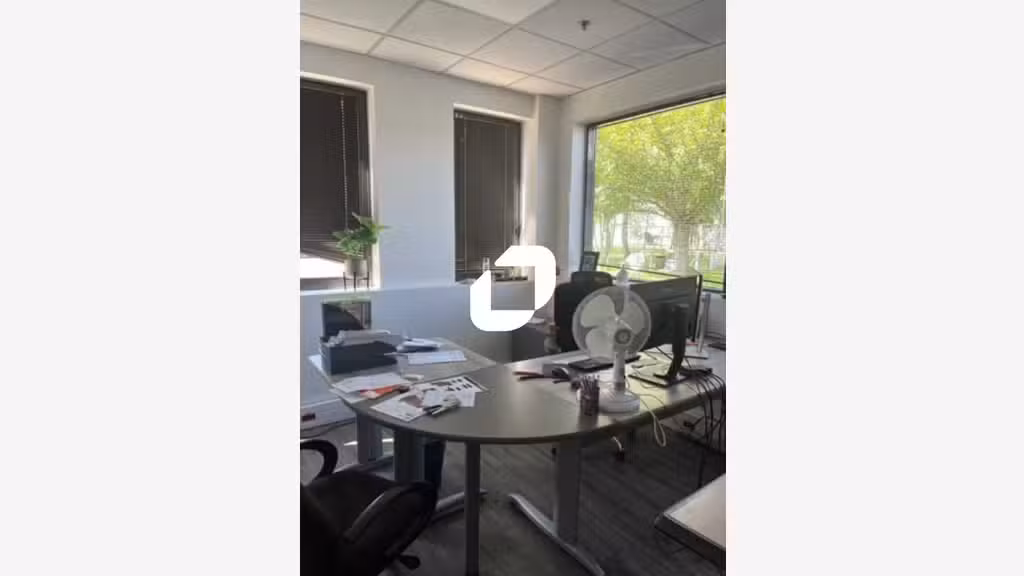 A louer Local d'activité 7160m² Lisses