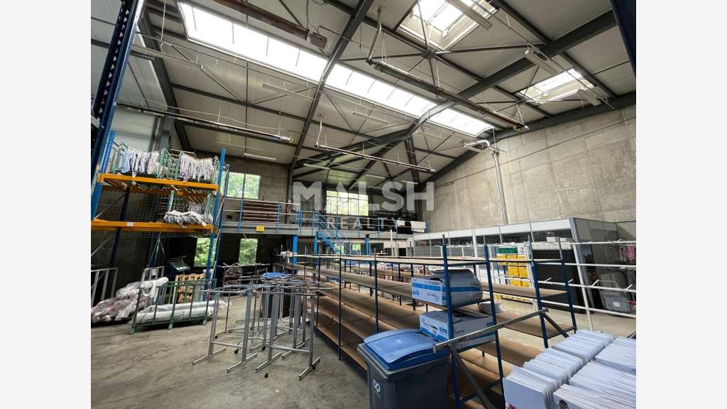 Loue local d'activités de 759m² à Lissieu Techlid