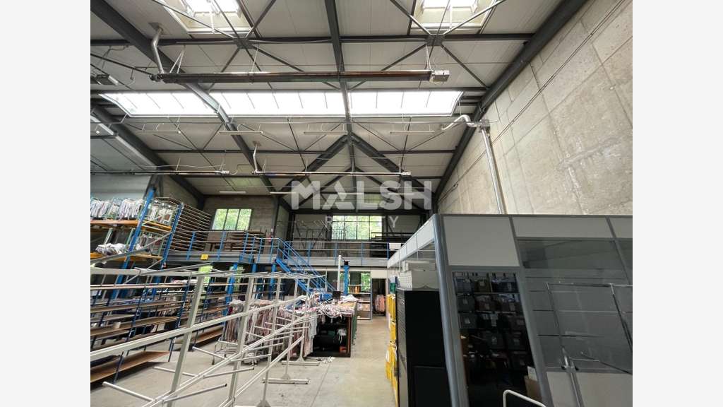 Loue local d'activités de 759m² à Lissieu Techlid