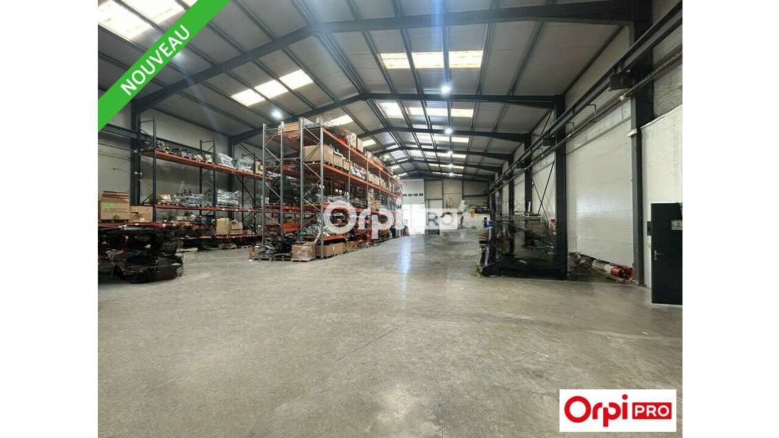 Local d'activité 880m² à louer à Livron-sur-Drôme
