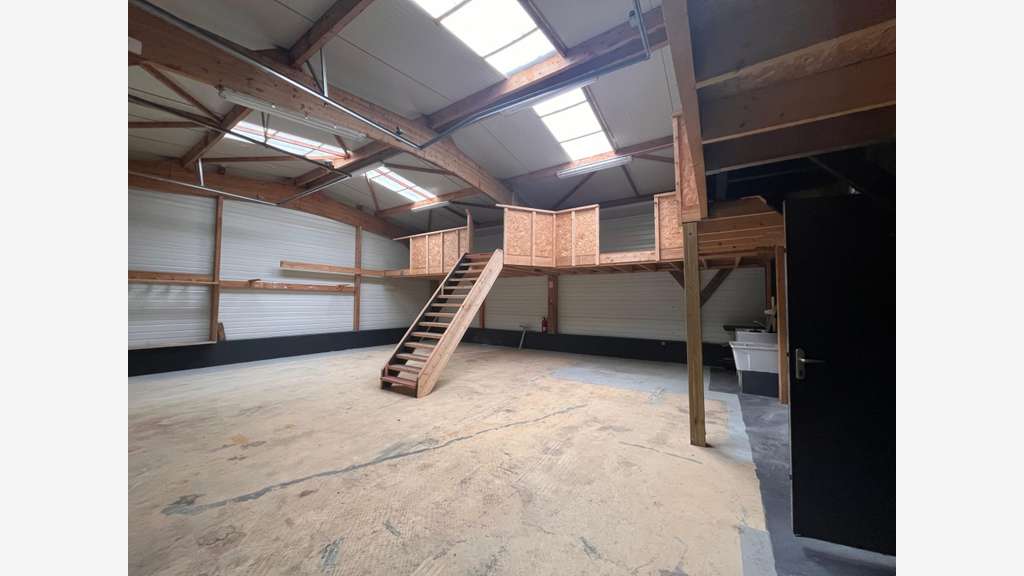 Local d'activité de 150m² à louer à Vannes Nord
