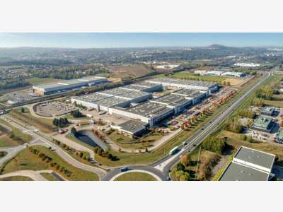 A louer entrepôt logistique de 6655m² Vaulx-Milieu