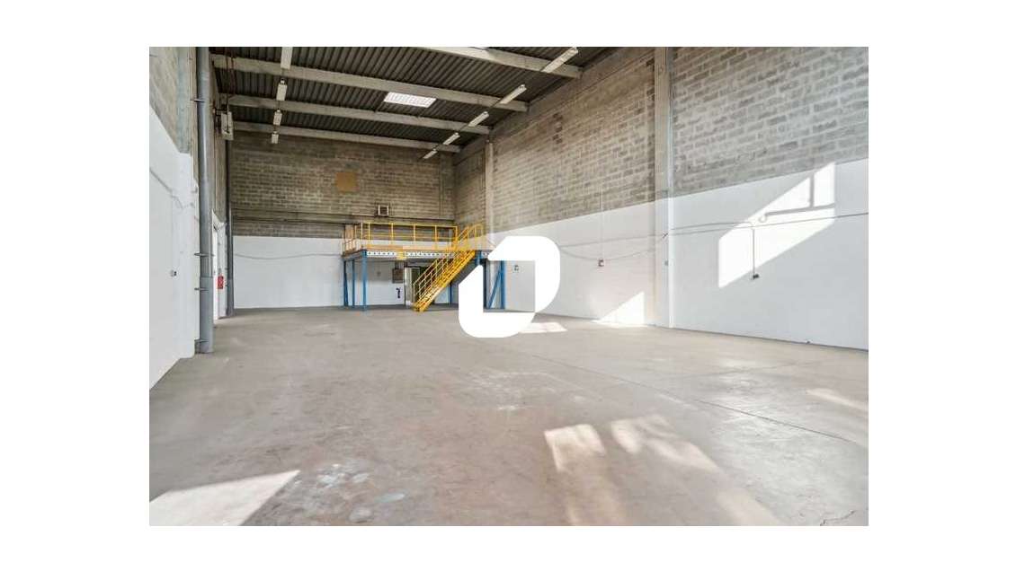 A louer Local d'activité 225m² Lognes
