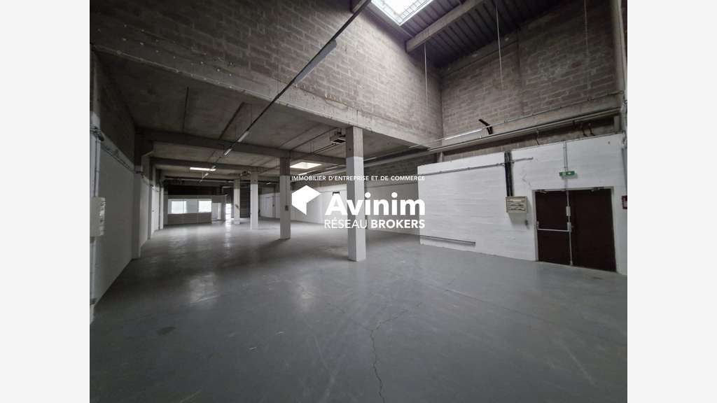 A louer local d'activité 410m² proche A4 à Lognes