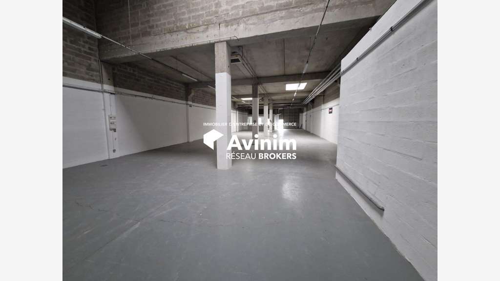 A louer local d'activité 410m² proche A4 à Lognes