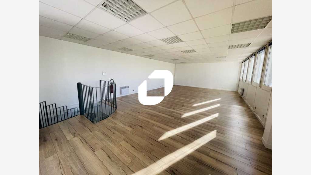 A louer Local d'activité 385m² Lognes