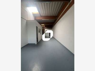 A louer Local d'activité 120m² Lognes