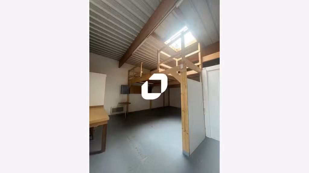 A louer Local d'activité 120m² Lognes