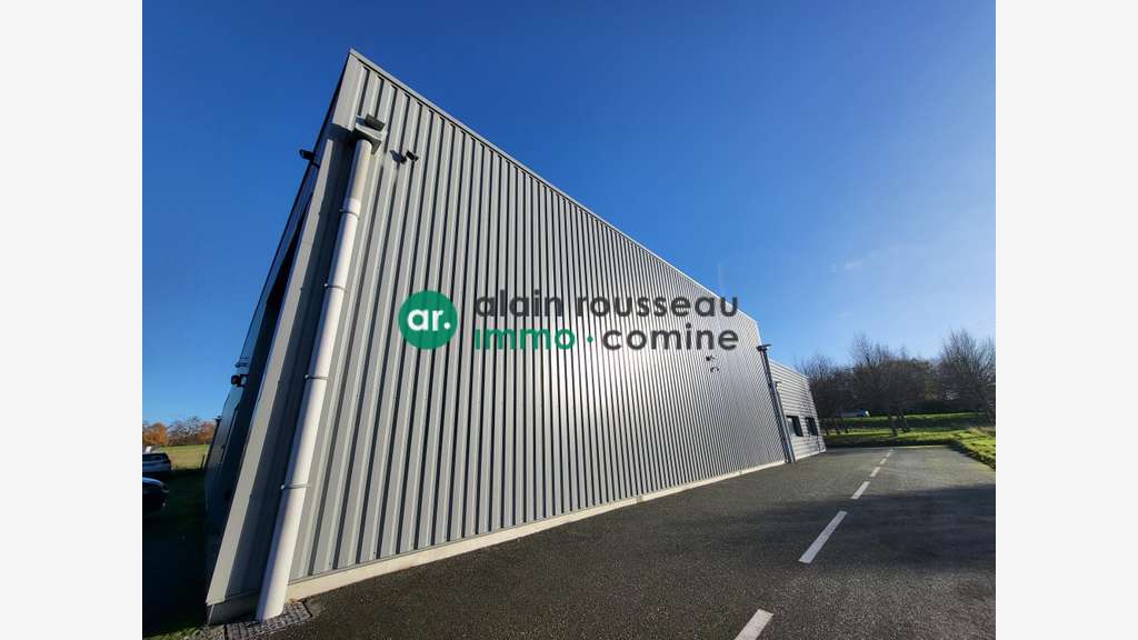 Location local d'activité 730m² Angers Est