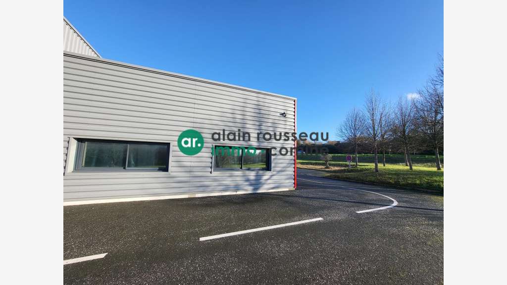 Location local d'activité 730m² Angers Est