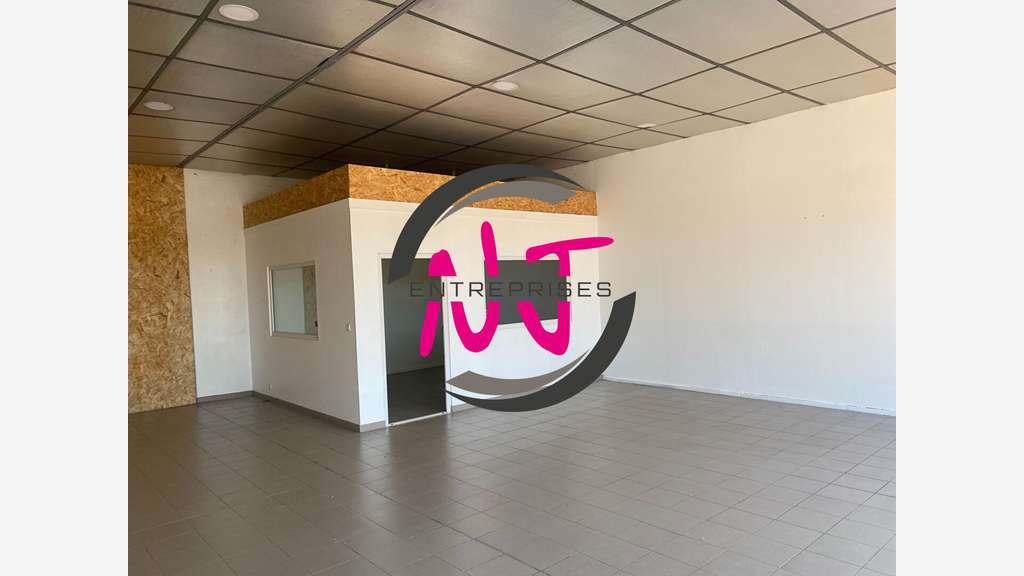 A louer local 100m² zone d'activités Loire-Authion