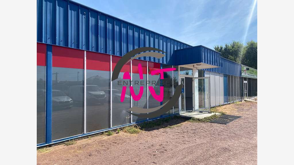 A louer local d'activité de 360m² à Loire Authion 