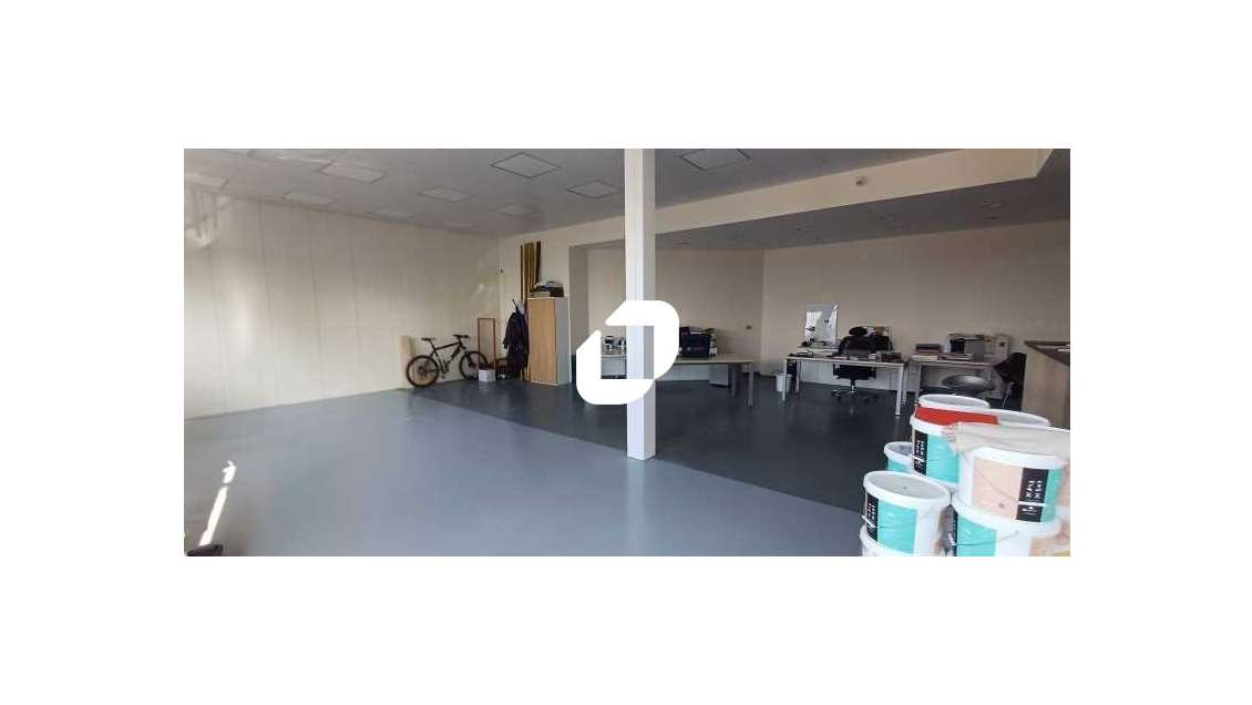 A louer Local d'activité 119m² Longnes