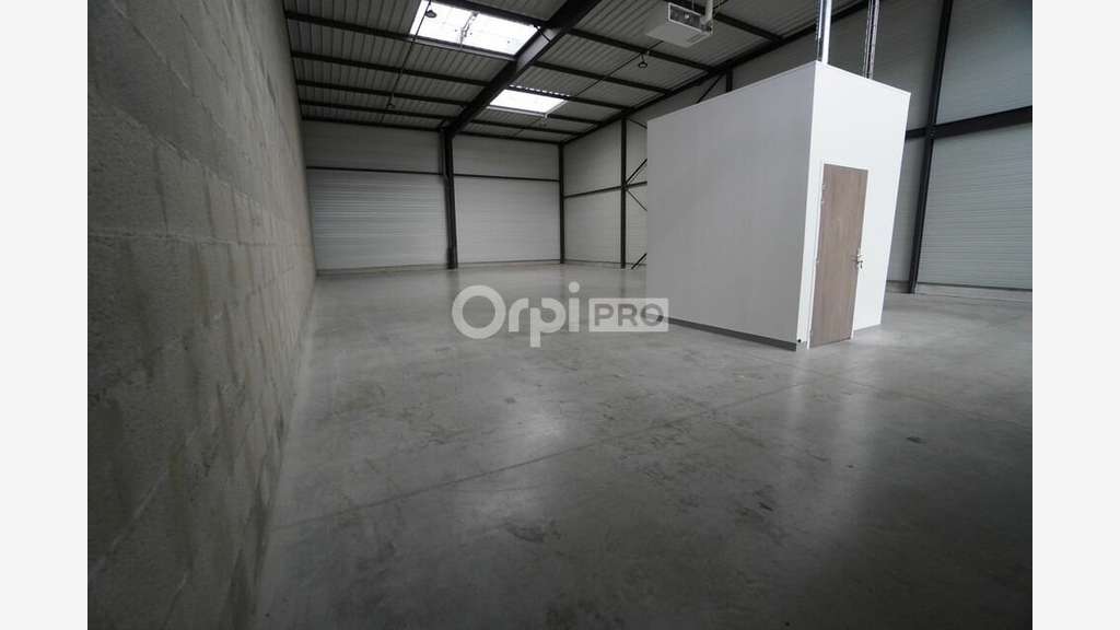A louer local d'activité 253m² bel empl à Longvic 