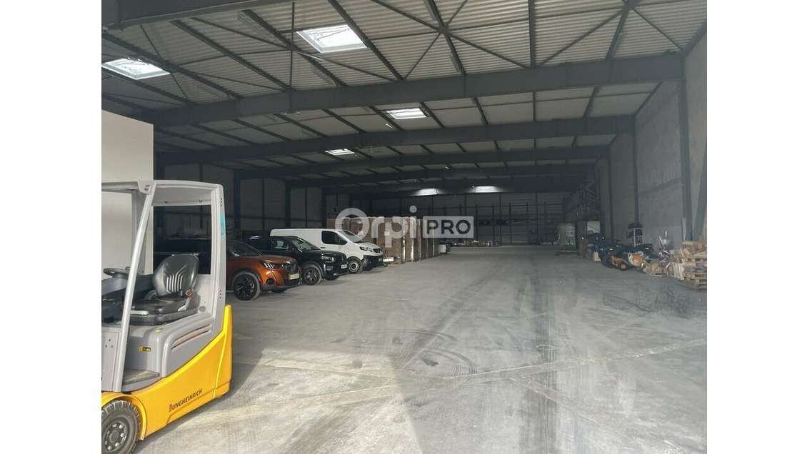 a louer local d'activité 1544m² secteur Longvic