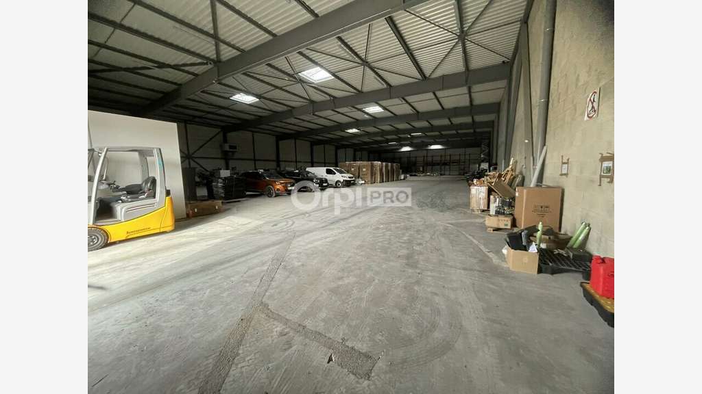 a louer local d'activité 1544m² secteur Longvic