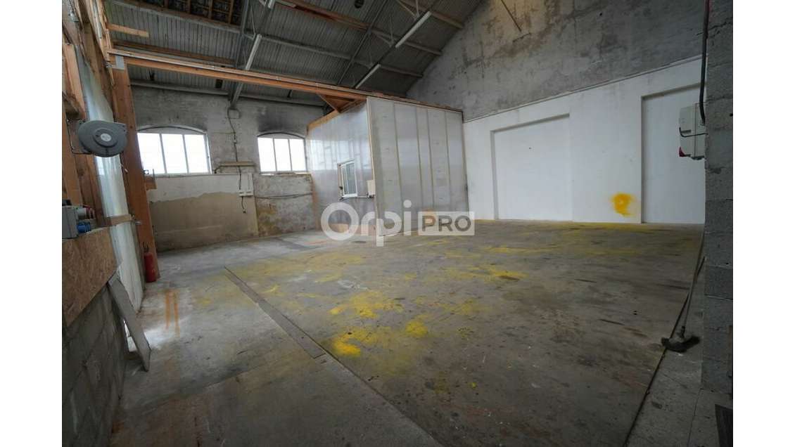 A louer local d'activité 195m² secteur Longvic