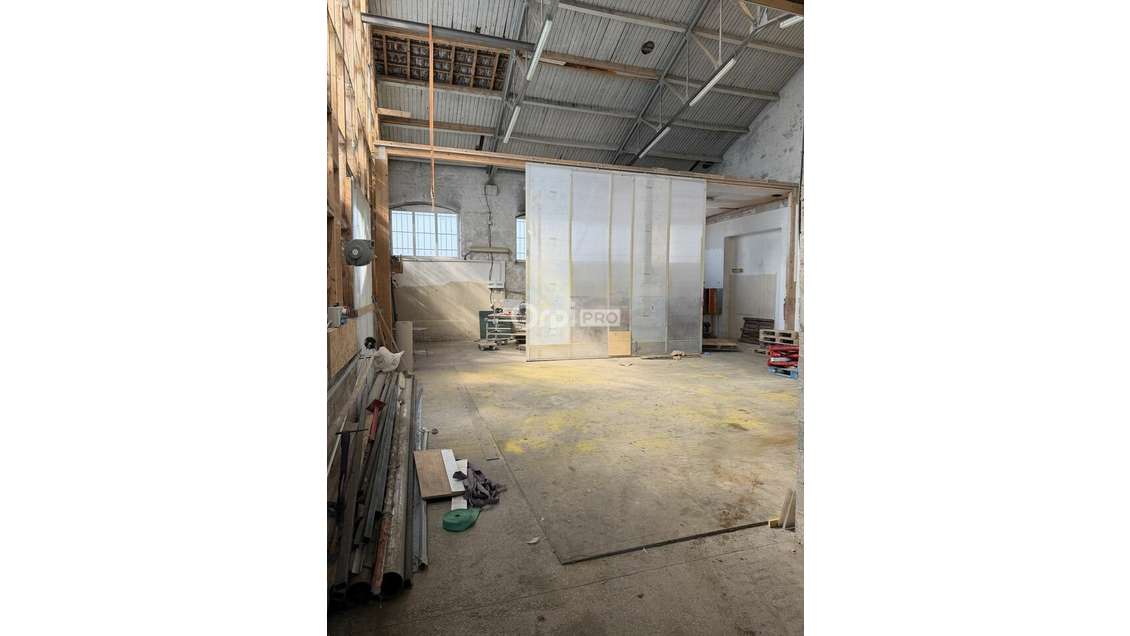 A louer local d'activité 195m² secteur Longvic