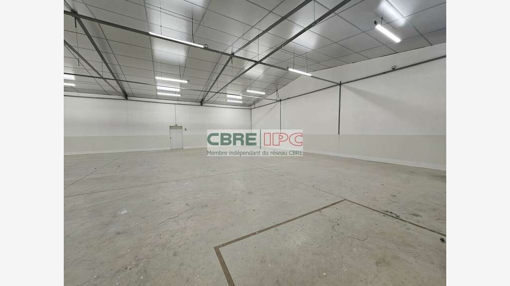 Location local d'activité bureaux de 609m² à Lons