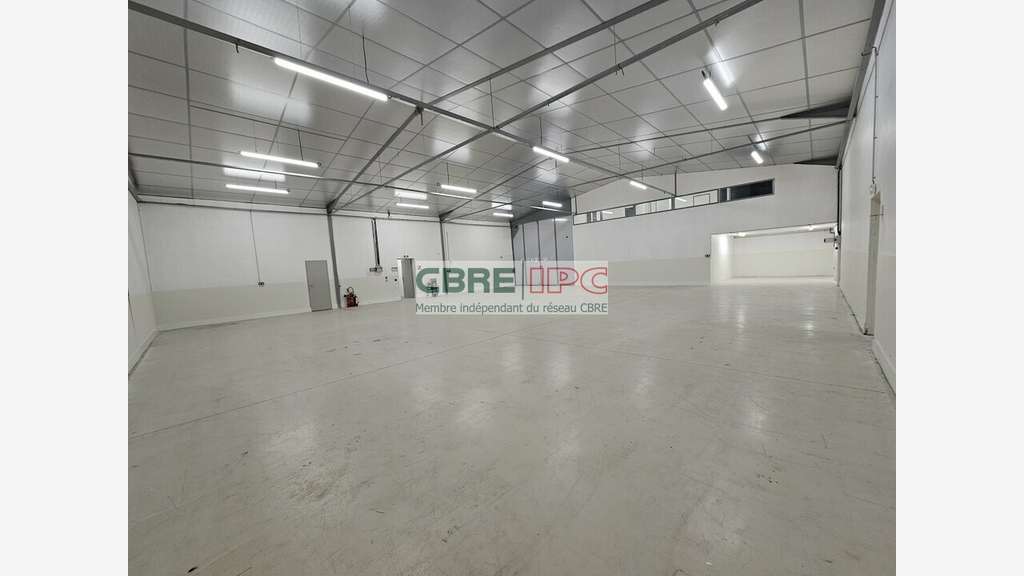 Location local d'activité bureaux de 609m² à Lons