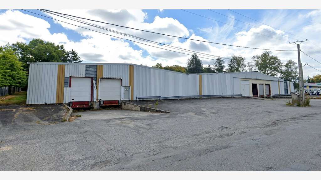 Loue entrepôt 5608m² proche aéroport de Pau Lons
