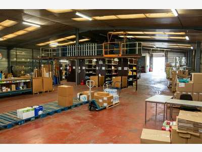 Loue entrepôt 5608m² proche aéroport de Pau Lons