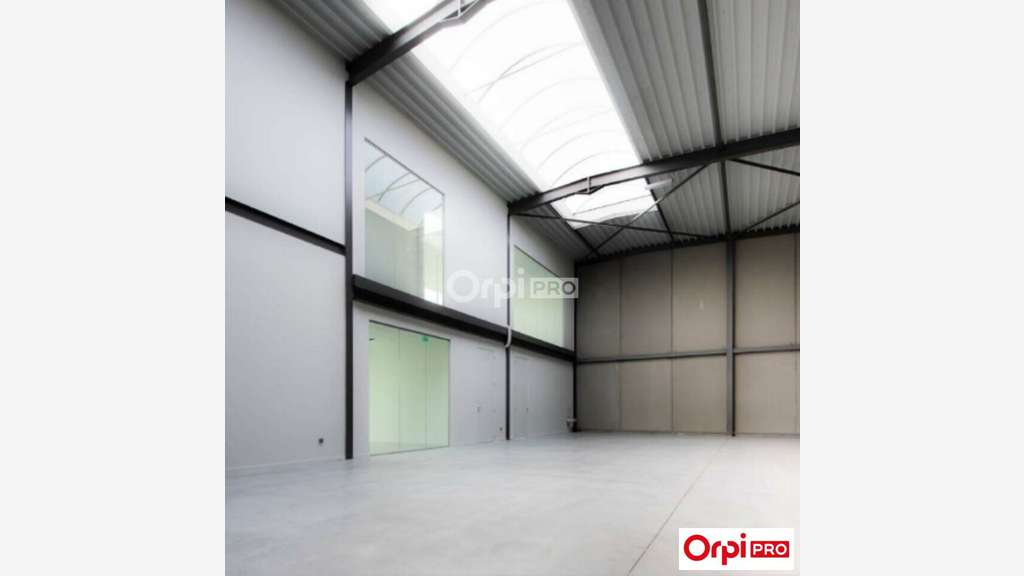 A louer local d'activité récent 400m² à Loos