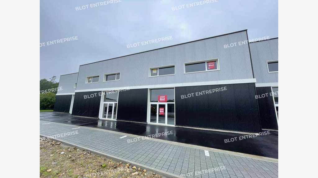 A louer local d'activités neufs 267m² à Loperhet