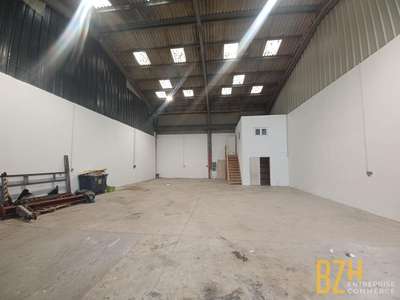 Local d'activité de 220m² à louer à Ploemeur