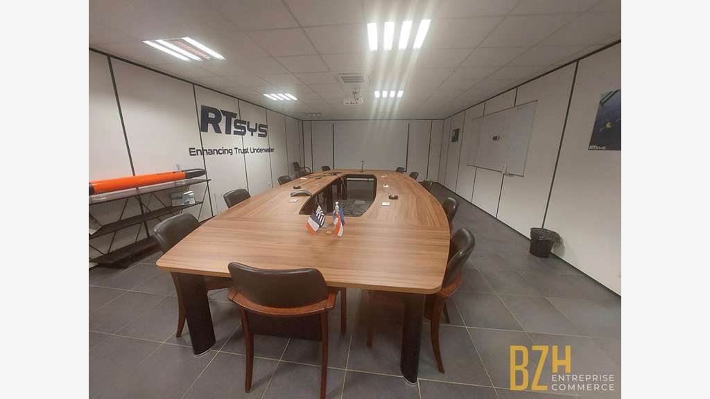 A louer bureaux 1430m² ZA Kerpont à Caudan