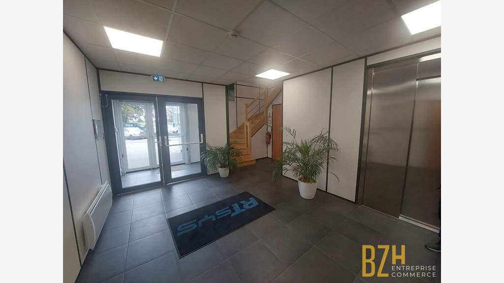 A louer bureaux 1430m² ZA Kerpont à Caudan