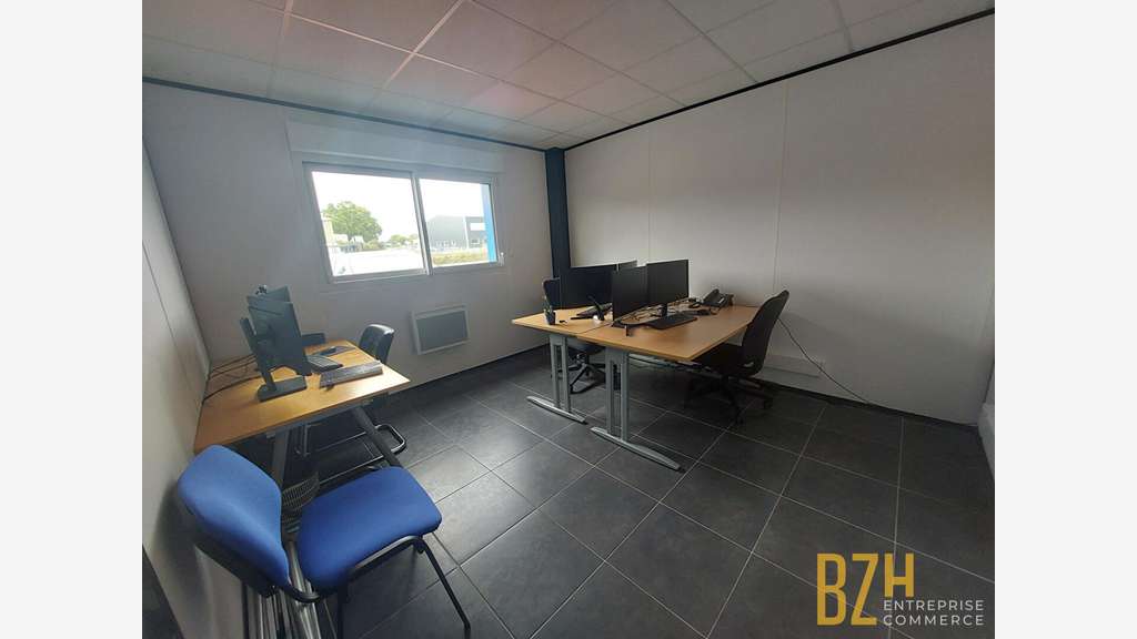 A louer bureaux et stockage Lorient ZA Kerpont 