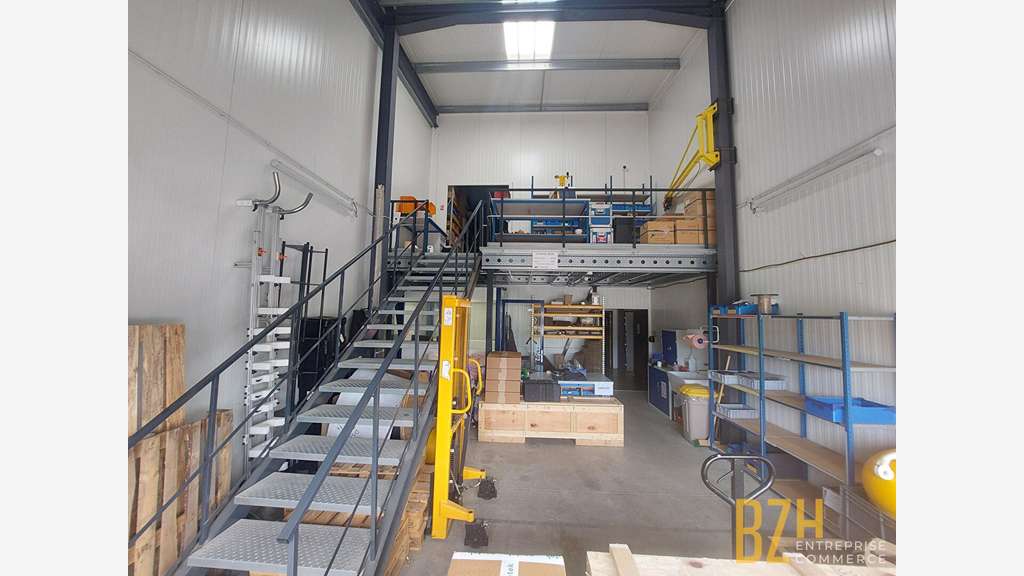 A louer bureaux et stockage Lorient ZA Kerpont 