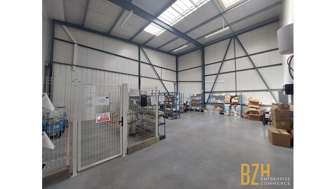 A louer local 340m² à Lorient zone de Kerpont