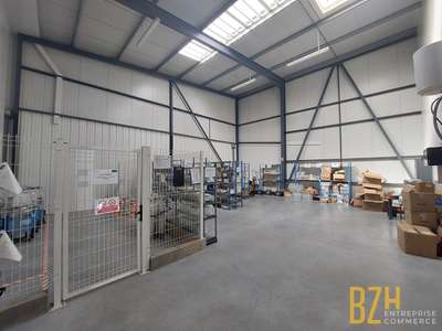 A louer local 340m² à Lorient zone de Kerpont