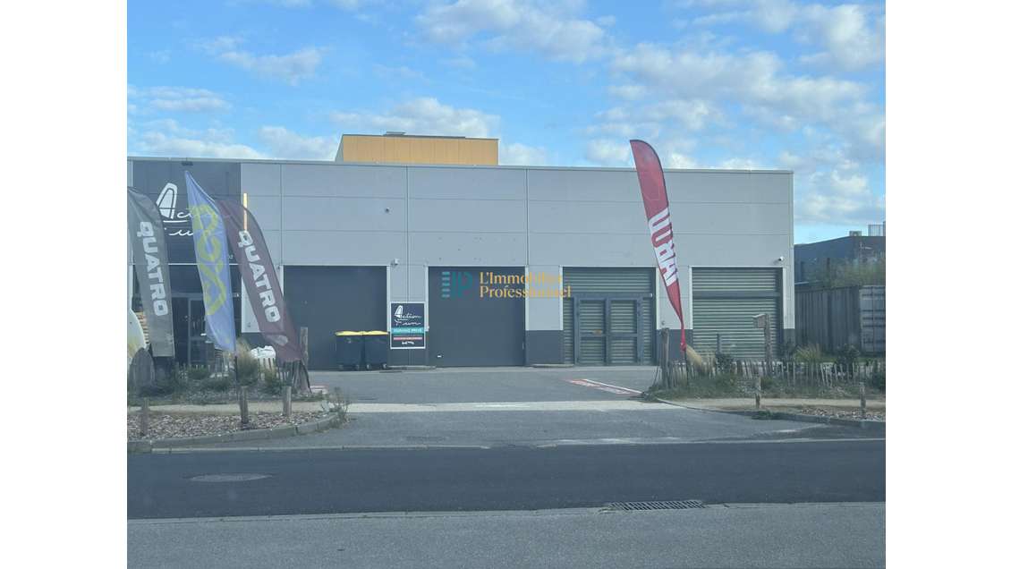 A louer local d'activité 304m² à Lorient La Base