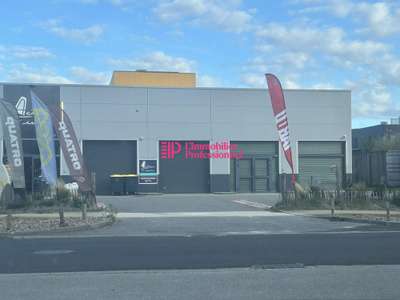 A louer local d'activité 304m² à Lorient La Base