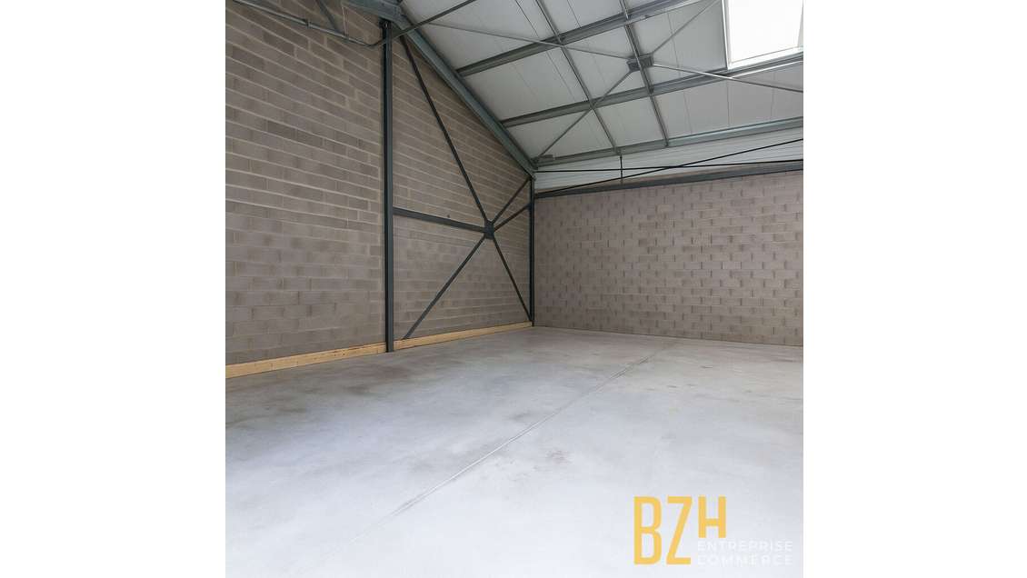 A louer local d 120m² secteur Lorient zone Kerpont