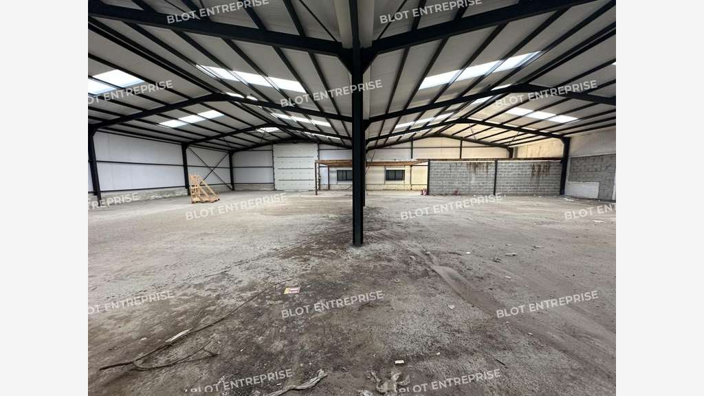 A louer local d'activités rénové de 730m² Lorient