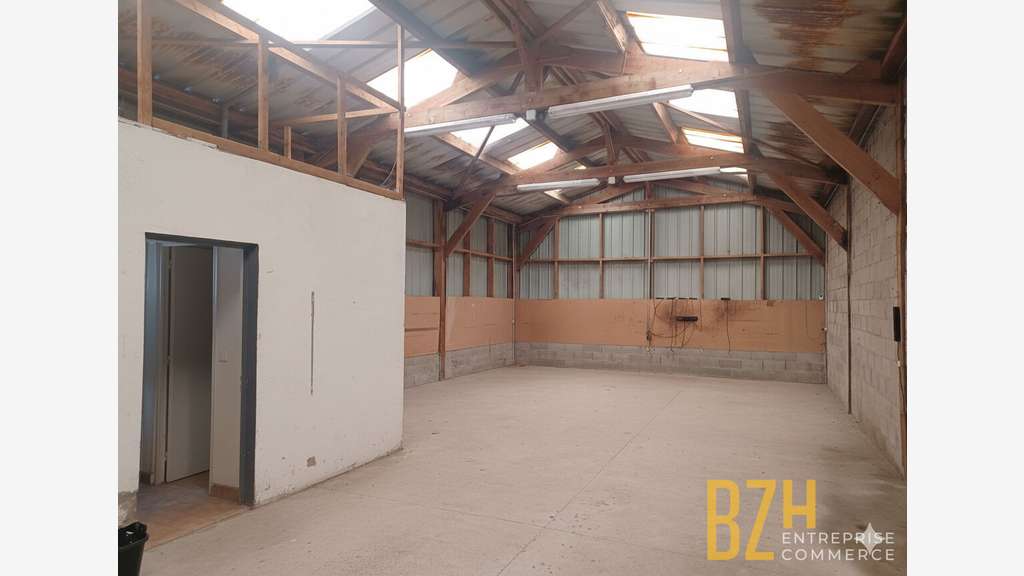 A louer local d'activité 110m² en ZA à Ploemeur