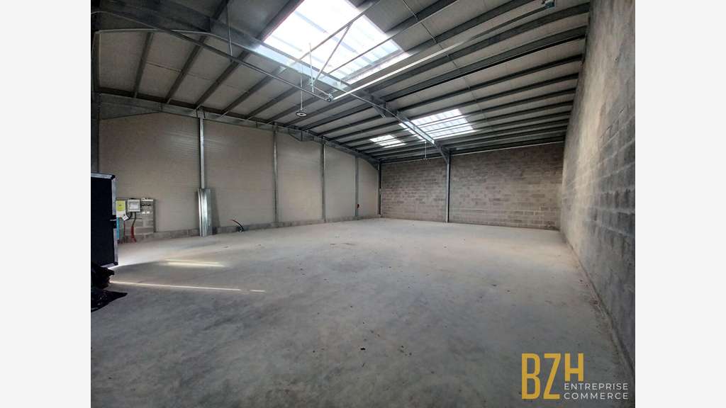 A louer local d'activité 200m² ZA Ploemeur