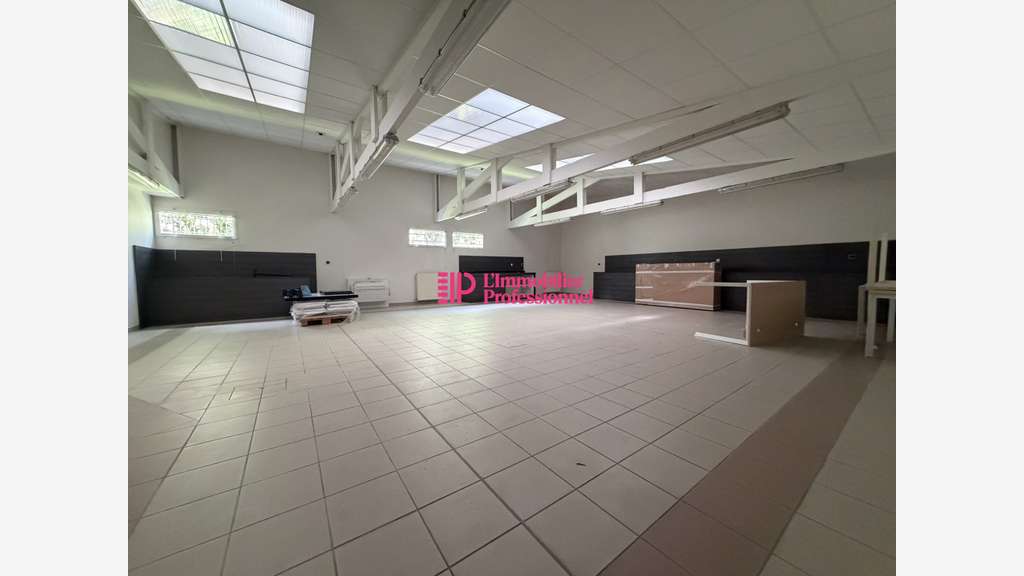 Local d'activité 265m² à louer à Larmor-Plage