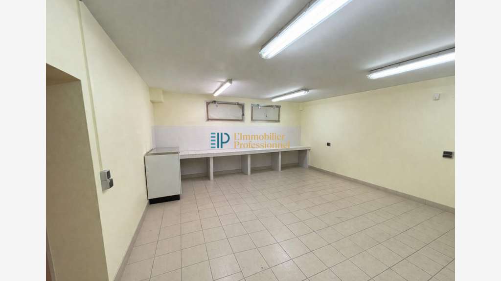 Local d'activité 265m² à louer à Larmor-Plage