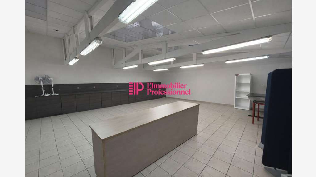 Local d'activité 265m² à louer à Larmor-Plage