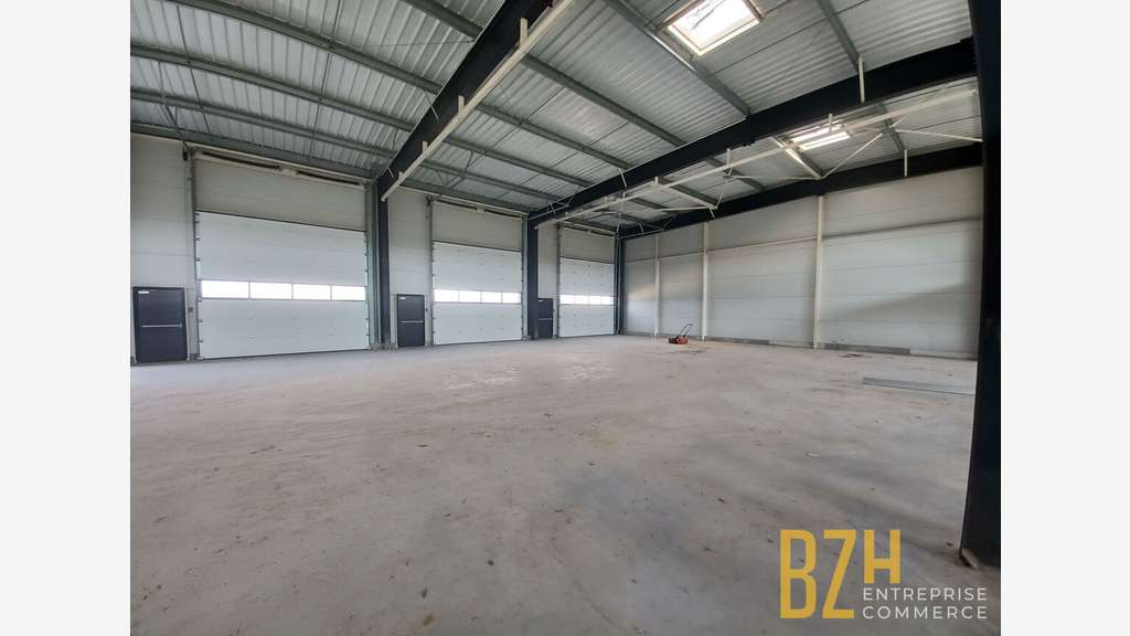 Location local activité 571m² Quéven accès RN165