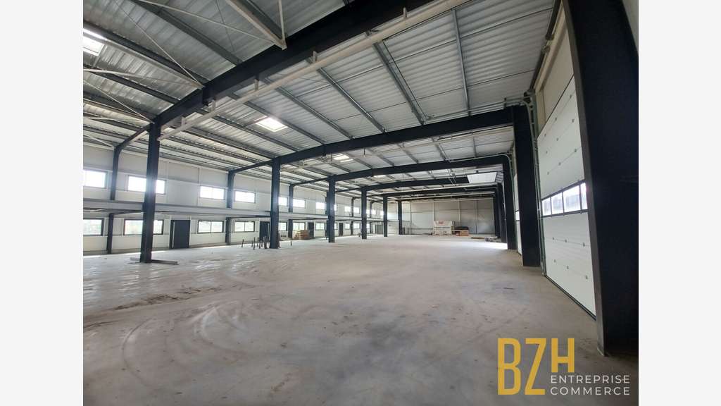 A louer local d'activité 381m² à Quéven RN 165