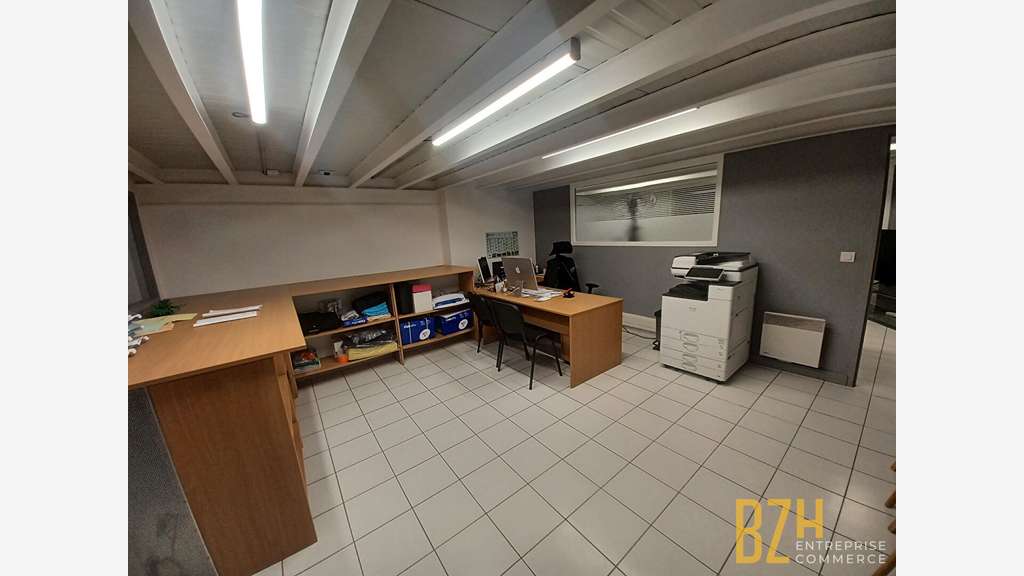 A louer local d'activité 430m² Lorient ZA Kerpont