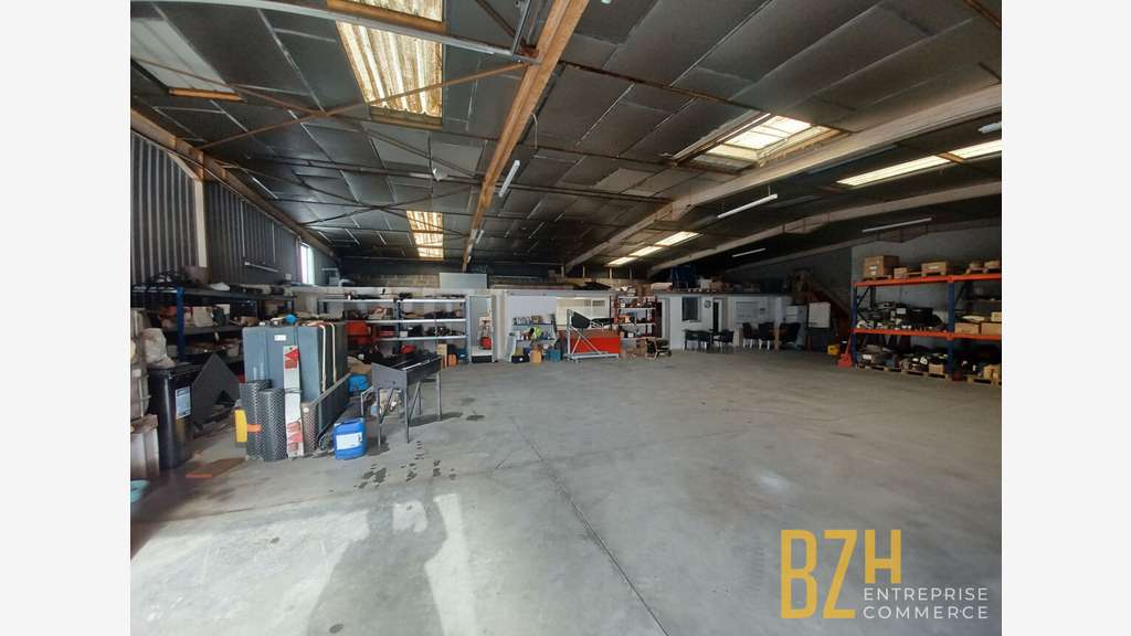 A louer local d'activité 430m² Lorient ZA Kerpont