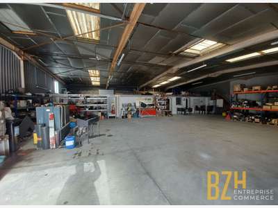 A louer local d'activité 430m² Lorient ZA Kerpont